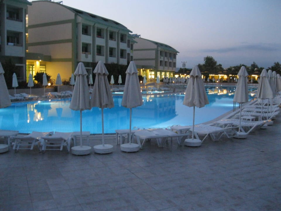 Relax-Pool VONRESORT Golden Coast