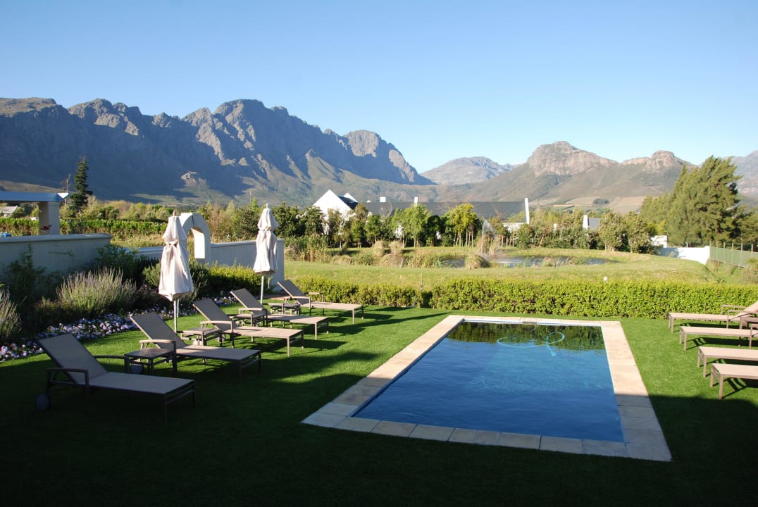 Garten und Pool Hotel La Cabriere Country House
