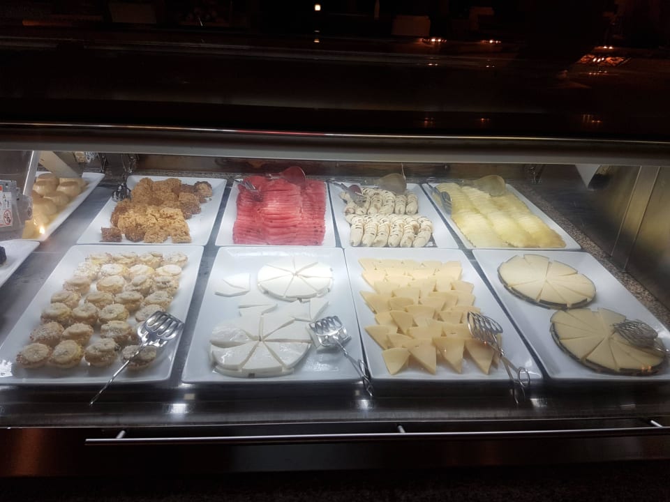 Dessertauswahl afrikanisches Restaurant  Hotel Riu Touareg