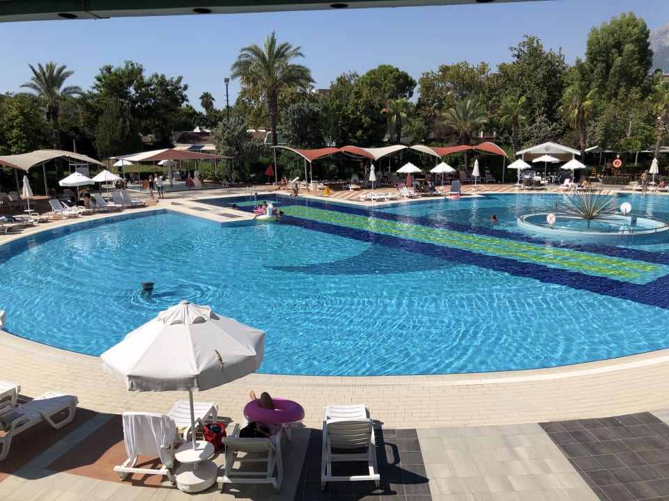 Pool Le Jardin Resort