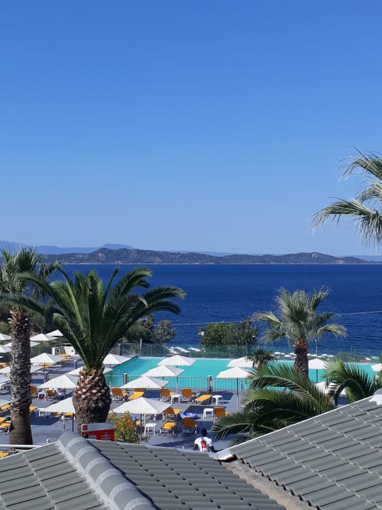 Pool Akrathos Beach Hotel