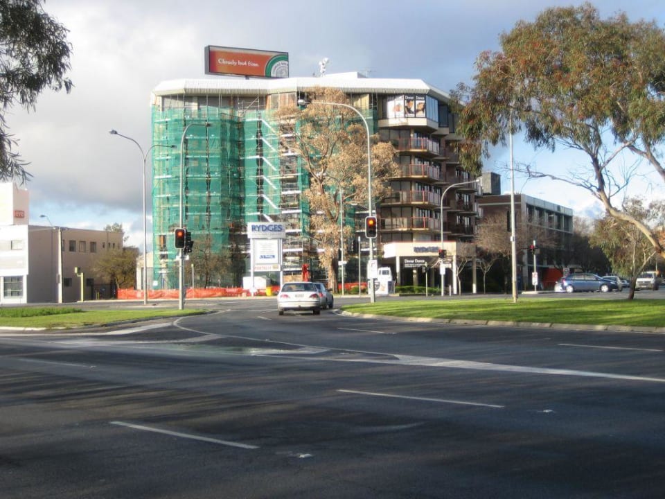 Fassade wird renoviert Hotel Rydges Adelaide Southpark