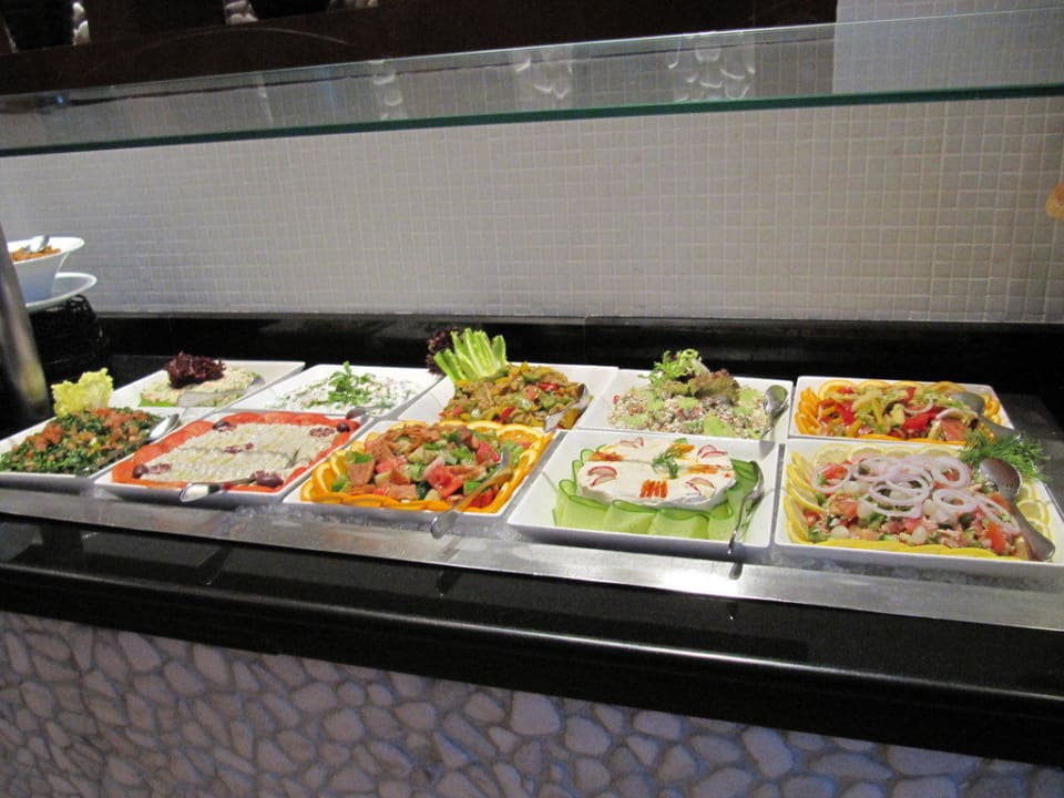 Vorspeisenbuffet Hotel Danat Jebel Dhanna Resort