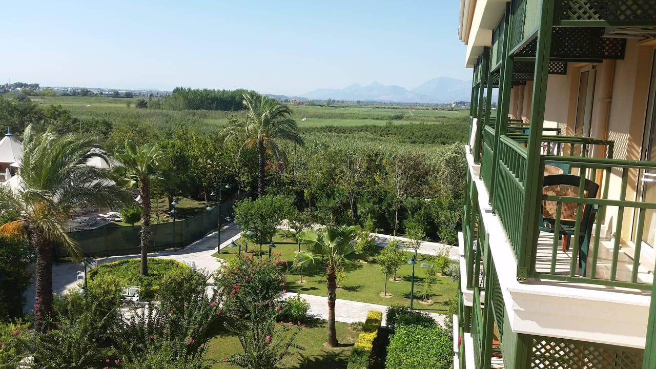 Stadt und Berge  Crystal Paraiso Verde