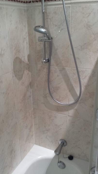 Einrichtung neu, leider nicht sehr sauber Hotel Albret