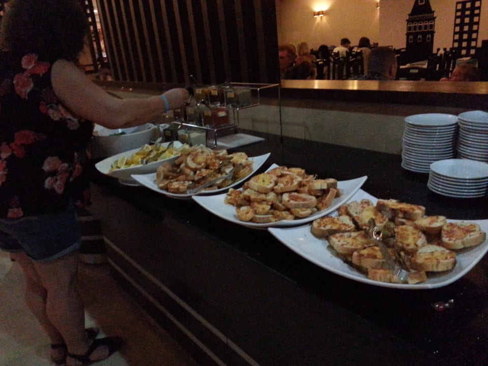 Restaurant Seaden Corolla Hotel
