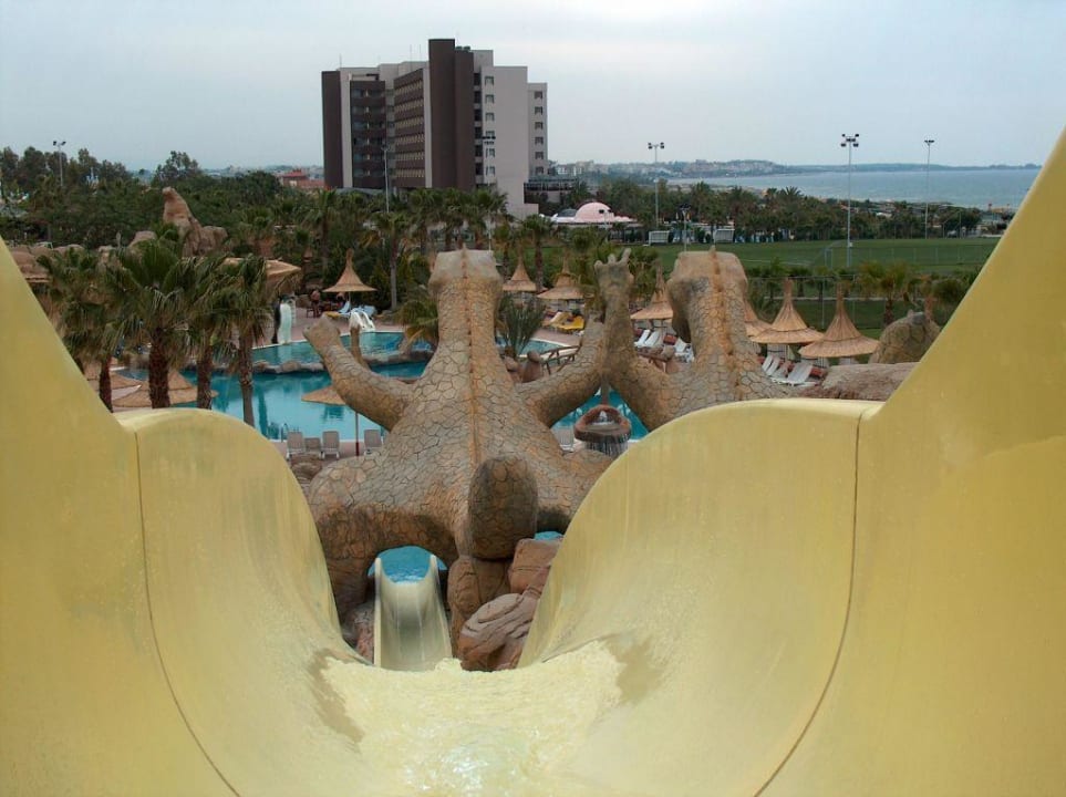 Wasserpark mit Blick auf die Gesamtanlage Kamelya Aishen Club