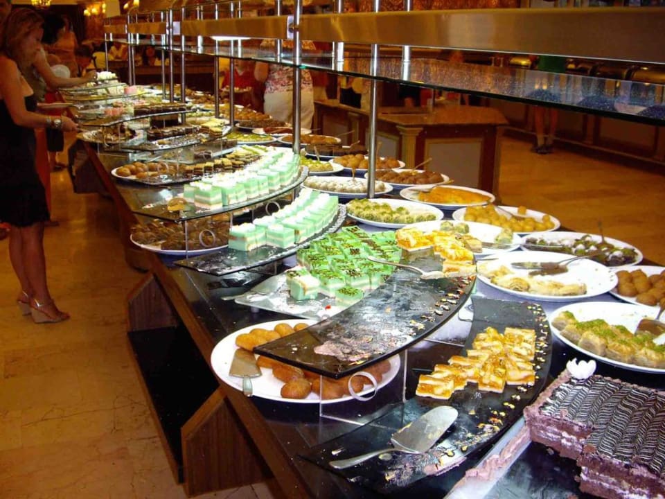 Buffet für Naschkatzen Botanik Hotel & Resort