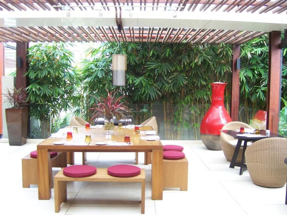 Restaurant Holiday Inn Resort Phuket Surin Beach by IHG