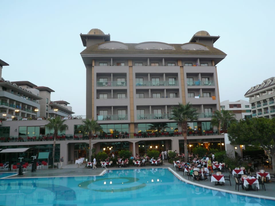 Ansicht vom Pool aus Aydinbey Kings Palace & Spa