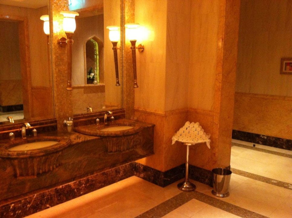 WC aus Gold Emirates Palace Mandarin Oriental