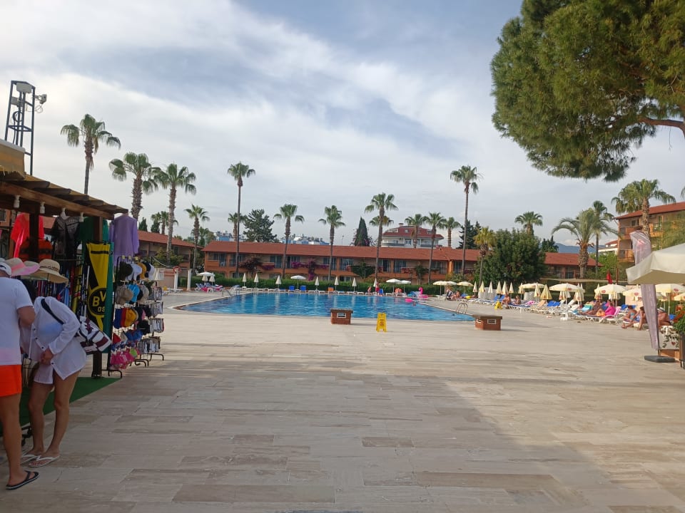 Pool Club Turtas Beach Hotel