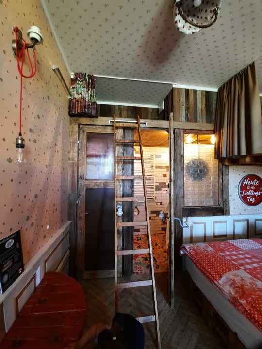 Zimmer Alles Paletti Karls Upcycling Hotel