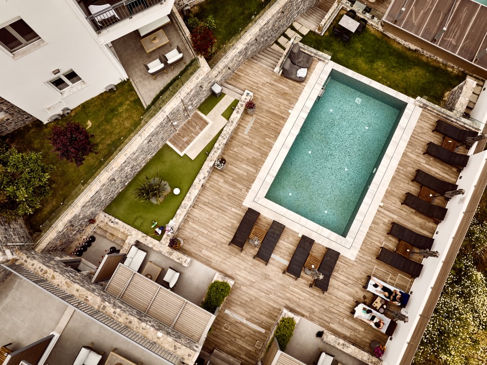 Pool Seascape Luxury Residences