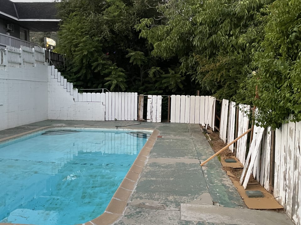 Pool Mother Lode Lodge