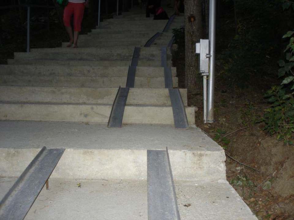 Treppen vom Strand zum Hotel Park Hotel Golden Beach