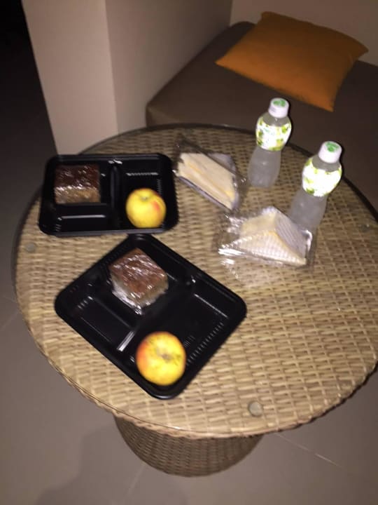 Frühstück bei Abreise Summer Island Maldives