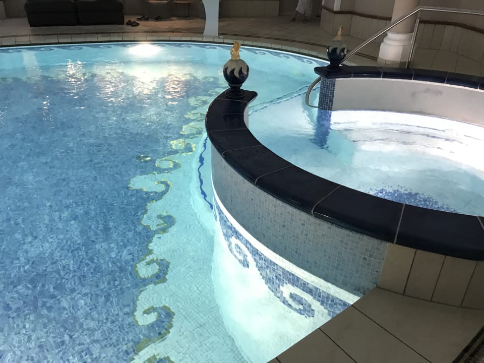 Pool TYROL family retreat