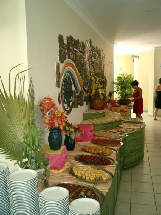 Buffet zur Mittagszeit (2) Hotel Gardenia Beach