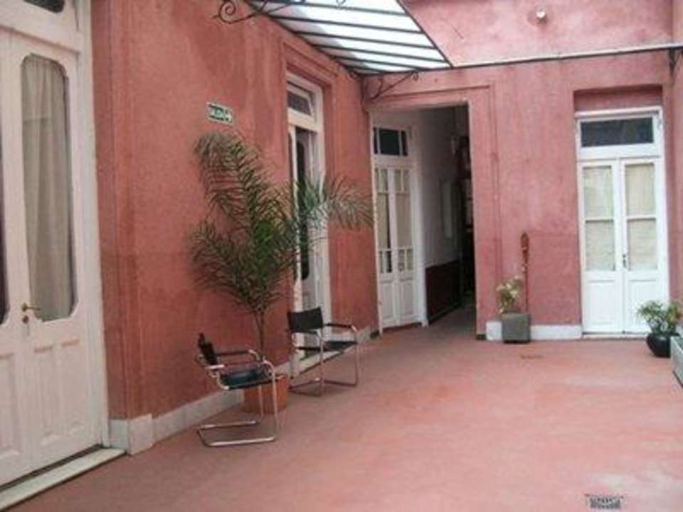 Patios Hostel La Porteña