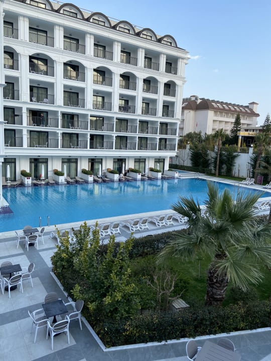 Pool Side Royal Style Hotel