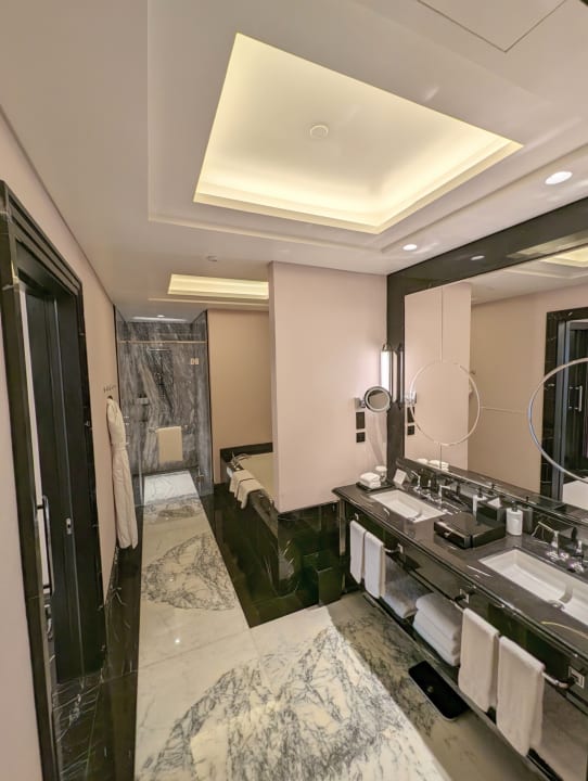 Zimmer Waldorf Astoria Doha West Bay