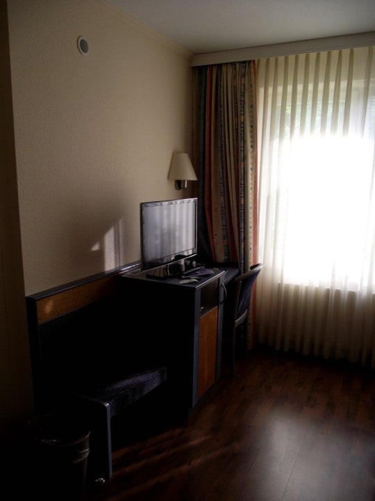 Schreibtisch Minibar Fernseher Apart Hotel Norden