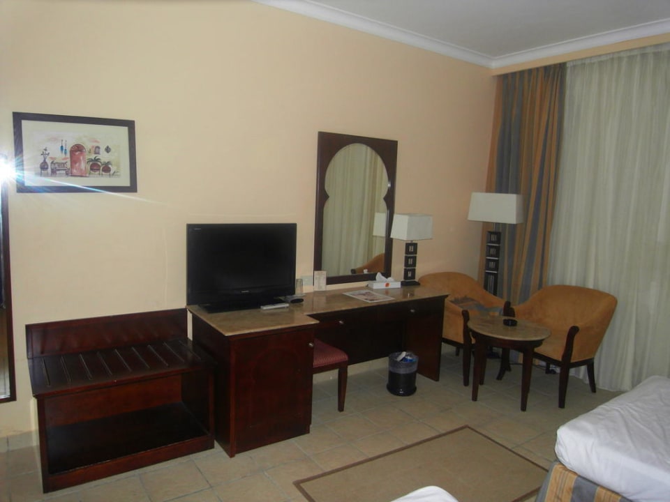 Doppelzimmer mit Flachbildschirm von Toshiba Stella Beach Resort & Spa Makadi Bay