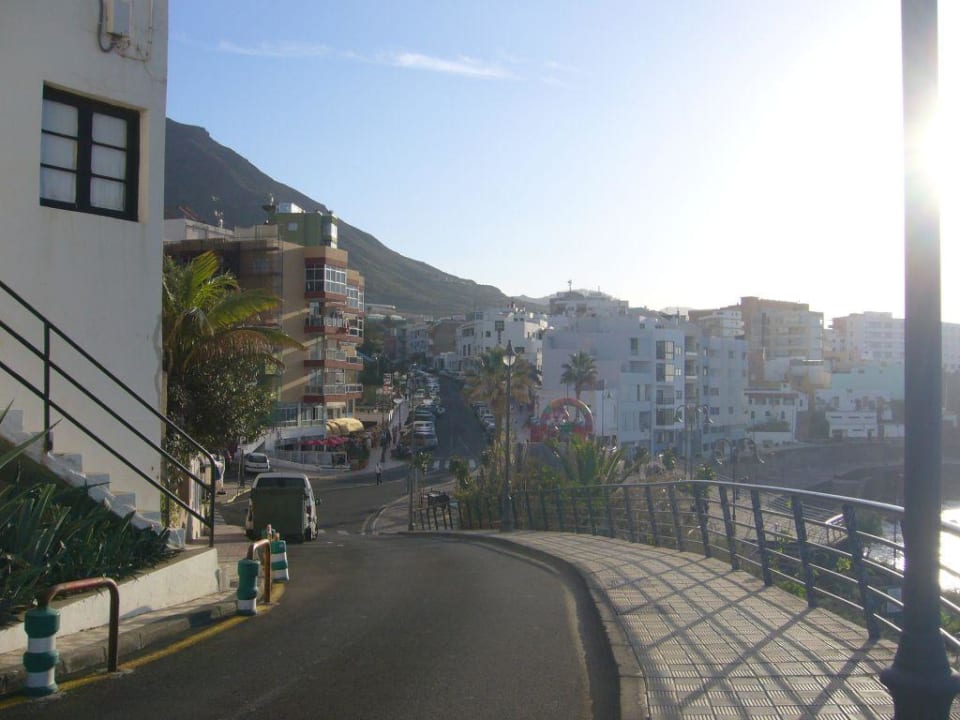 Straße vor dem Hotel Hotel Delfin Laguna Bajamar