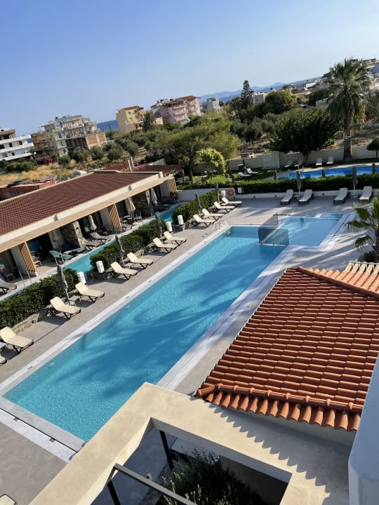 Pool Petousis Hotel & Suites
