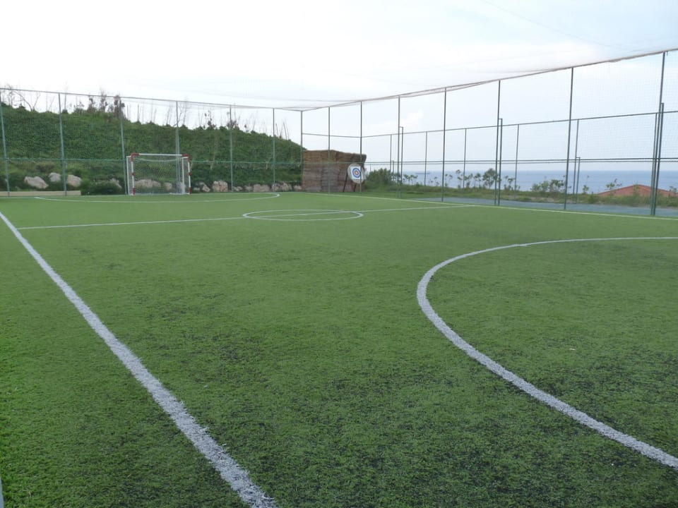 Kunstrasenfussballplatz Hotel Kalithea Mare Palace