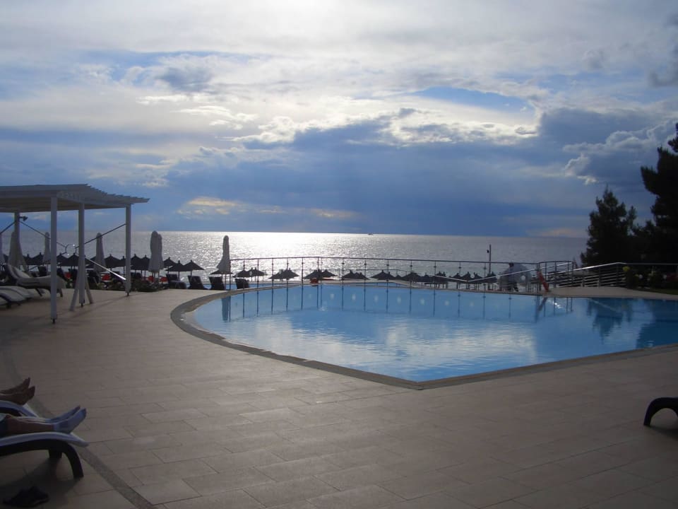 Pool Istion Club & Spa