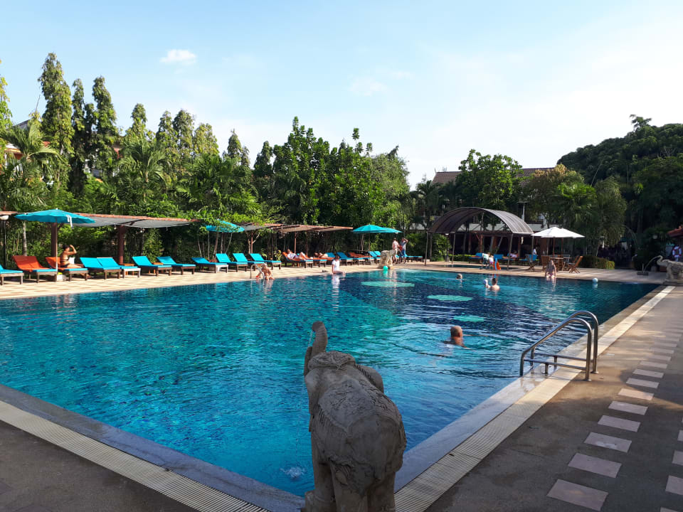 Pool Pinnacle Grand Jomtien Resort