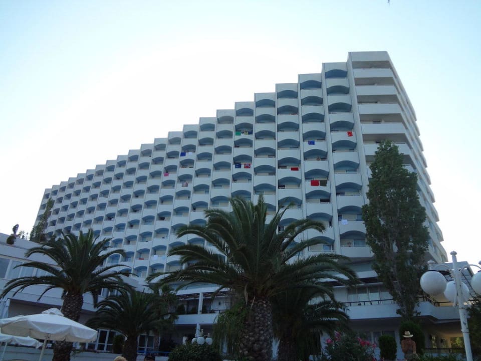 Blick vom Pool Pallini Beach Hotel