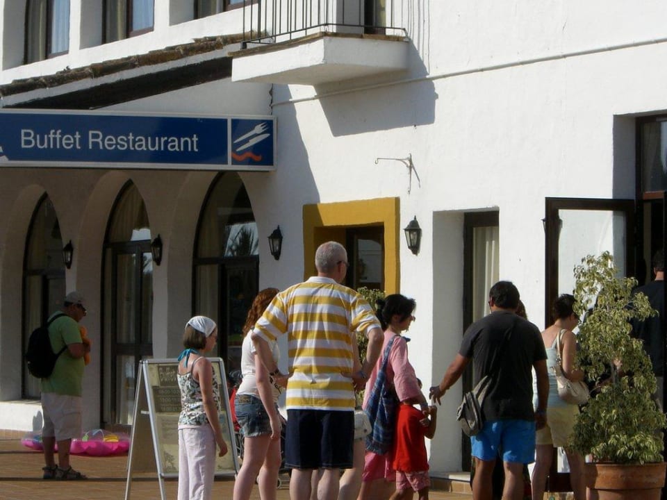 Warteschlange BelleVue Club