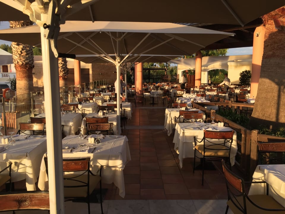 Hauptrestaurant Neptune Luxury Resort