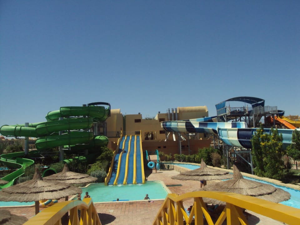 Widok na Aquapark Titanic Beach Spa & Aqua Park