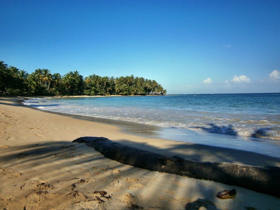 Am Strand entlang Bahia Principe Grand El Portillo