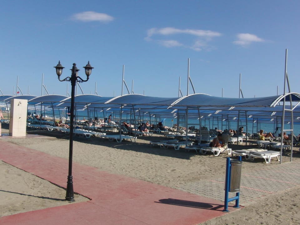 Der Hotel-Strand Hotel Royal Garden Beach