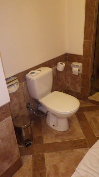Toilette im Zimmer, etwas tief ...  Pickalbatros Citadel Resort