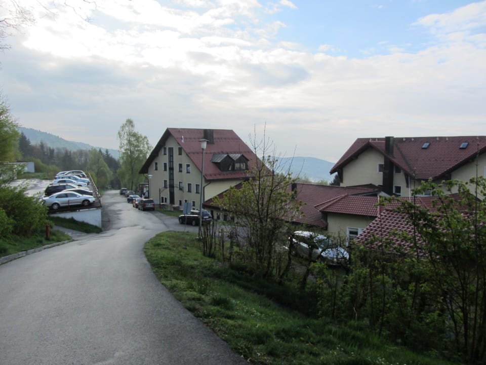 Hotelanlage von den Bungalows aus gesehen Sonnenwald Hotel