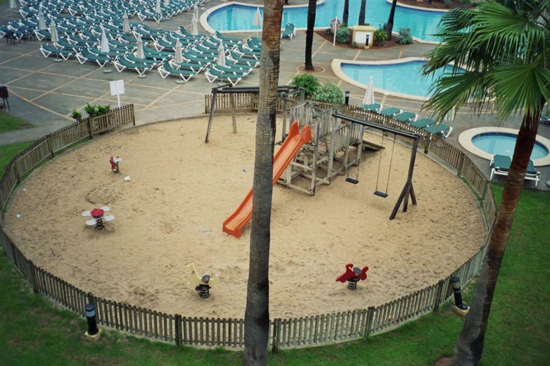 Kinderspielplatz in der Poollandschaft Protur Vista Badia Aparthotel