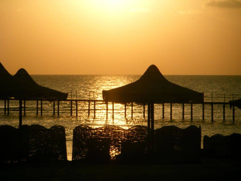 Sonnenaufgang Three Corners Happy Life Beach Resort