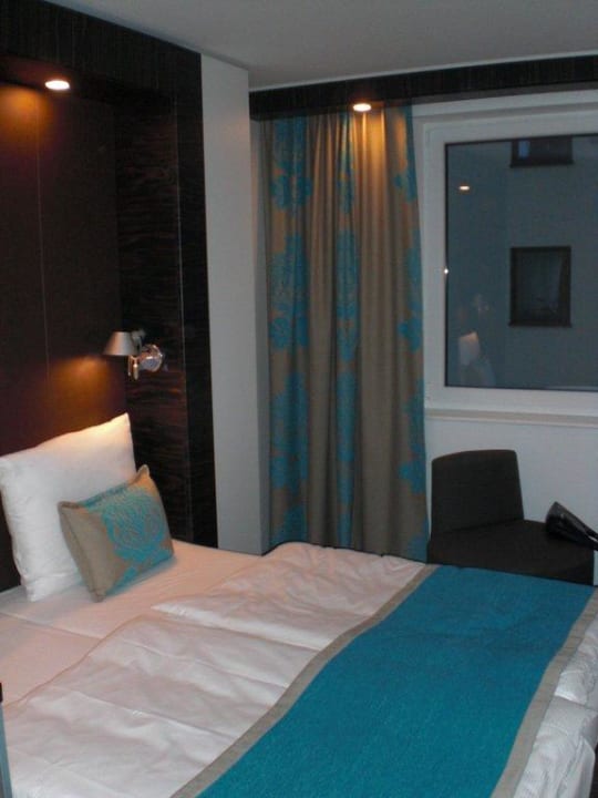 Modernes Zimmer Motel One Hamburg-Alster