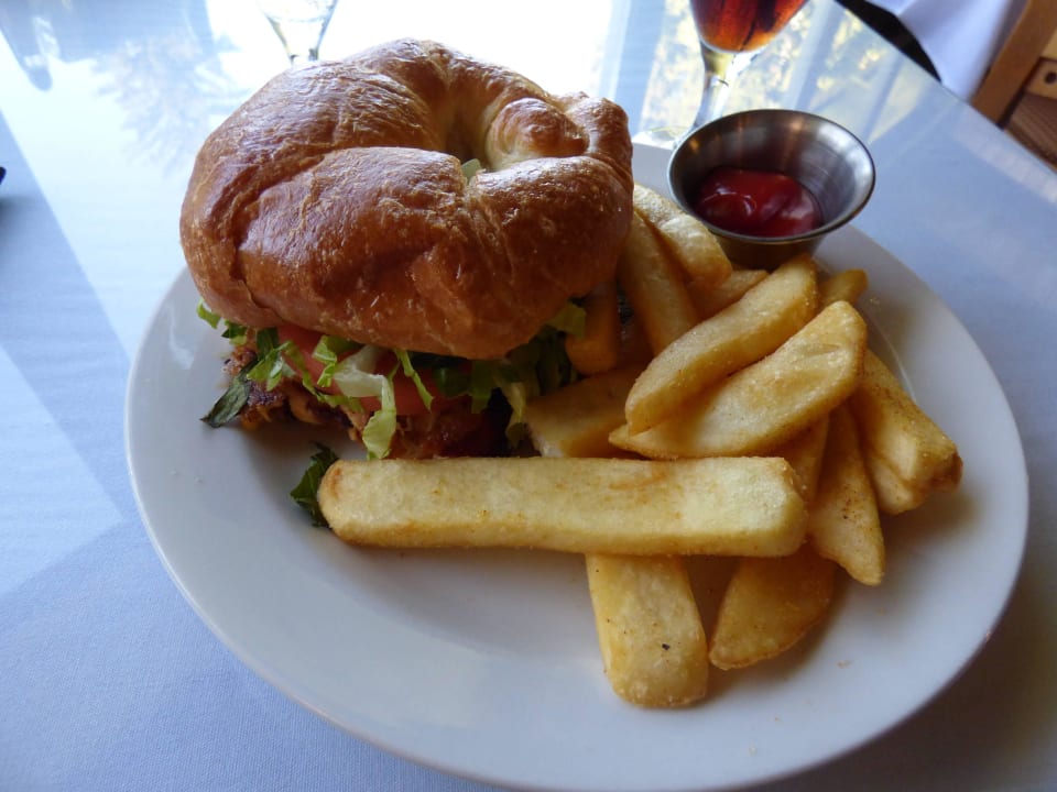 Mittagessen im Hotelrestaurant Lake Quinault Lodge