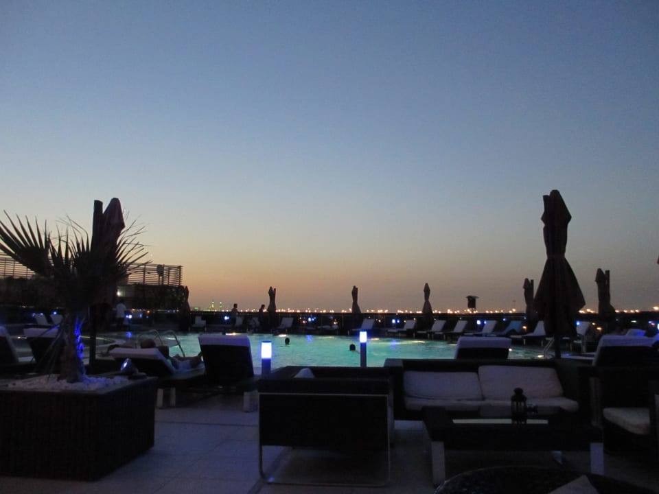 Pool Hotel Novotel Abu Dhabi Gate