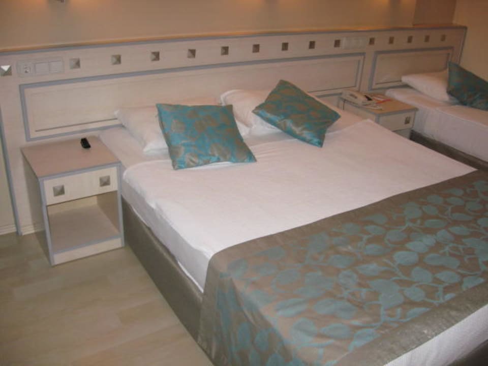 Bett Narcia Resort Side