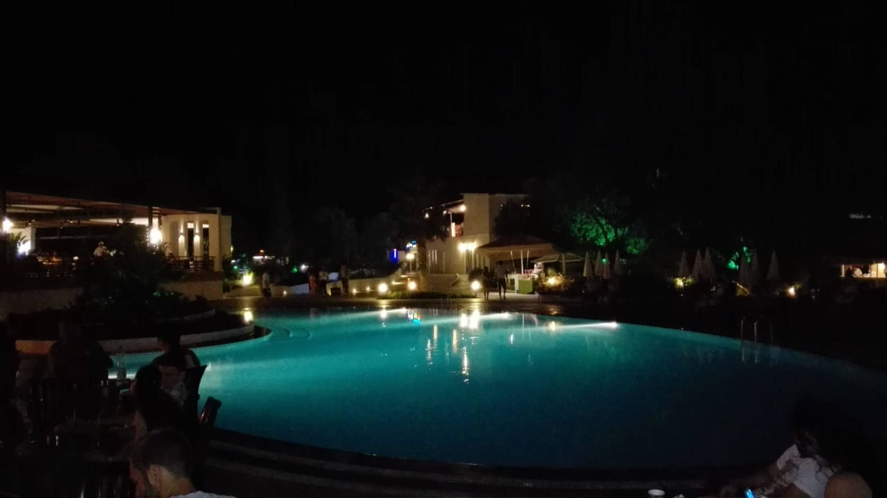 Hauptpool am Abend Ölüdeniz Beach Resort by Z Hotels