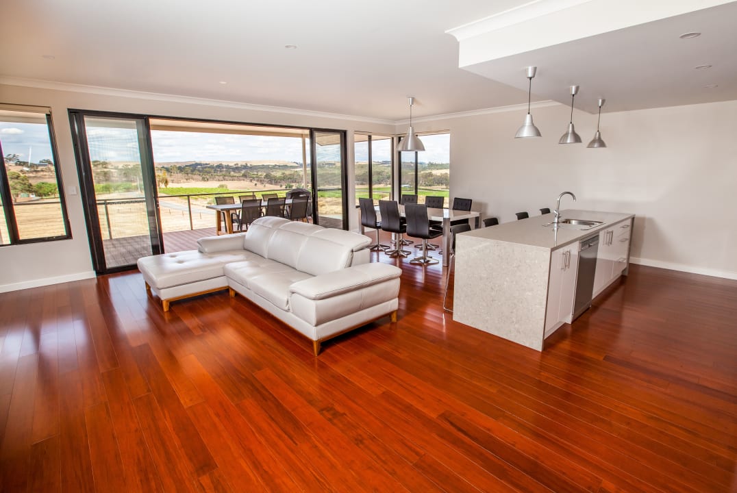 Zimmer Neagles Retreat Villas