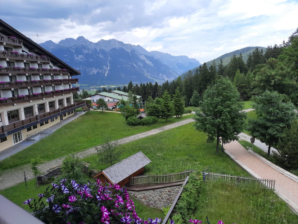 Außenansicht Interalpen-Hotel Tyrol